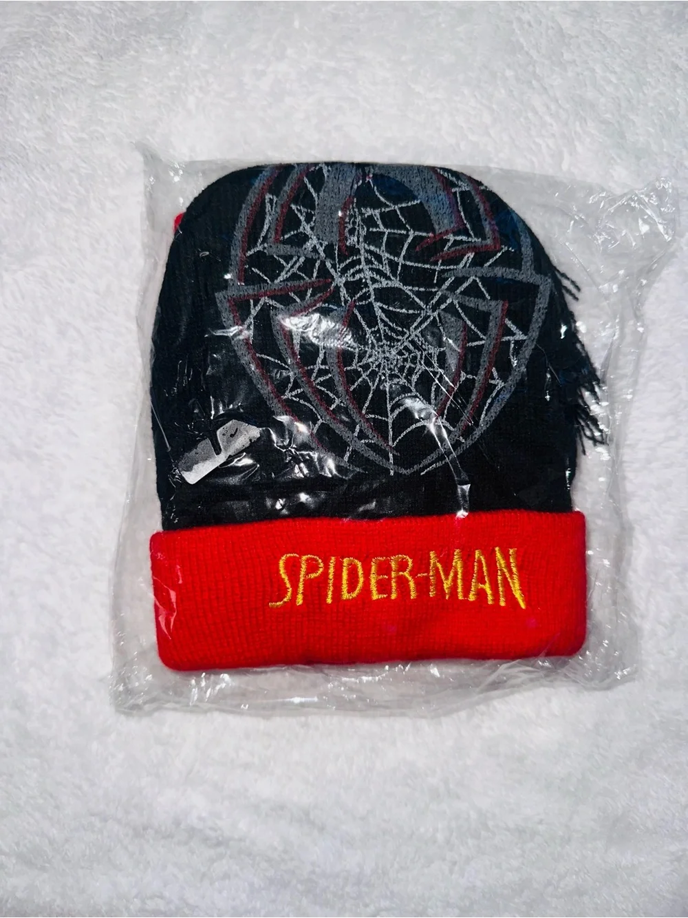 NIB Kids Spider Man Beanie & Scarf Set